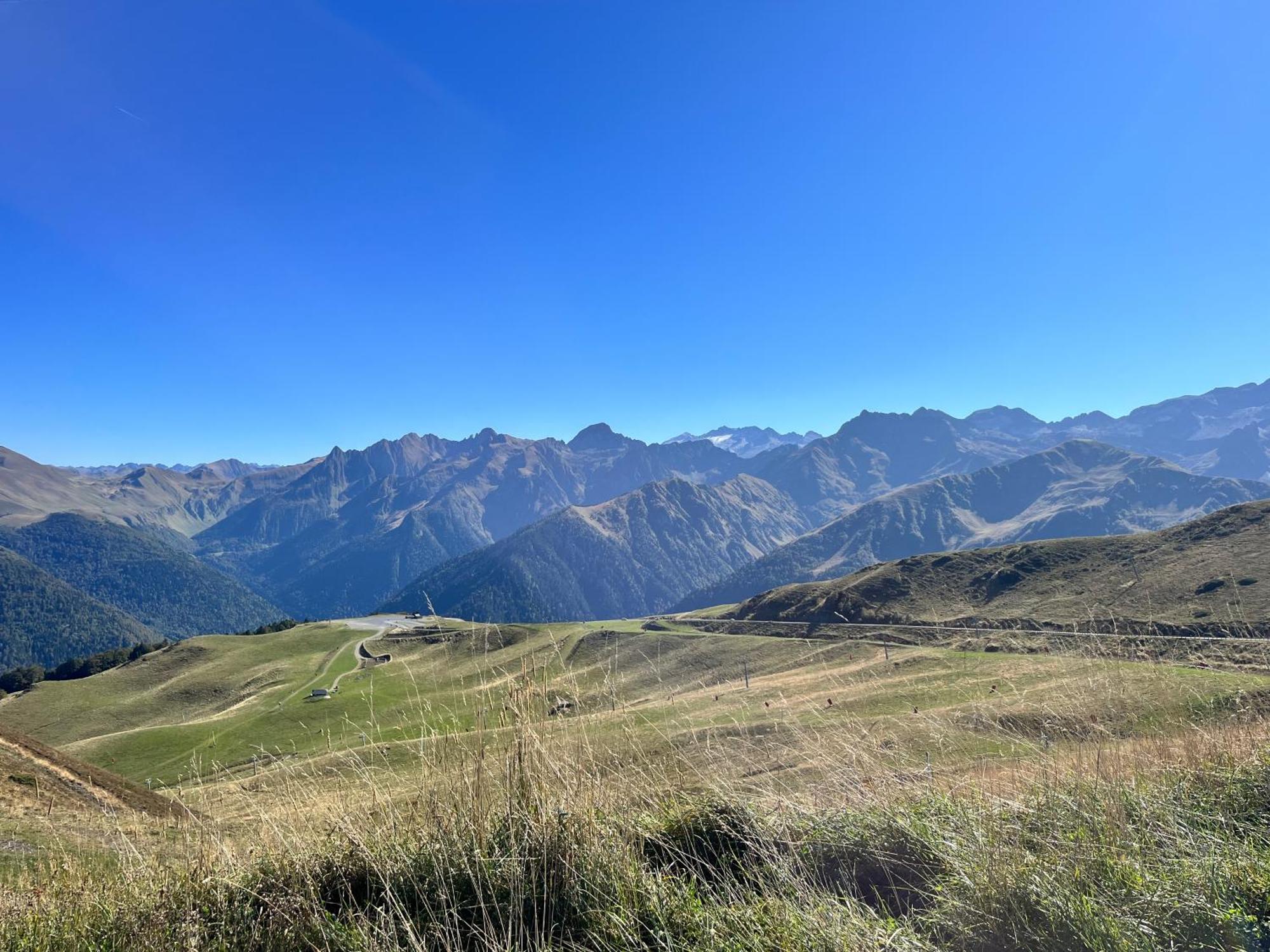 Central & Cosy Bagneres-de-Luchon Bagian luar foto